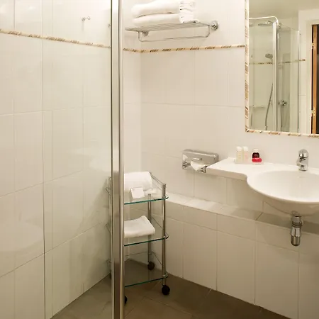 Bw Premier Collection Mondial מלון 4*