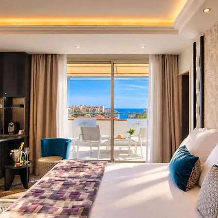 Bw Premier Collection Mondial Hotel 4*