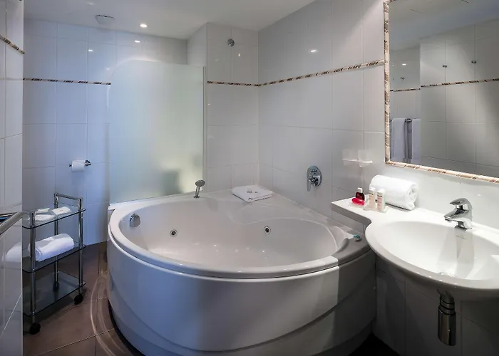 Hotel Bw Premier Collection Mondial 4*