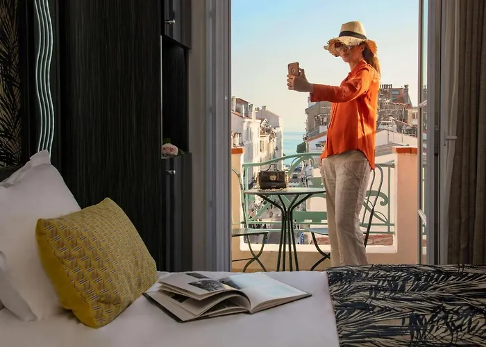 Bw Premier Collection Mondial Hotel 4*