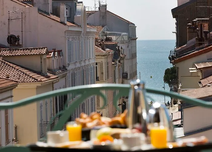 Bw Premier Collection Mondial Hotel 4*