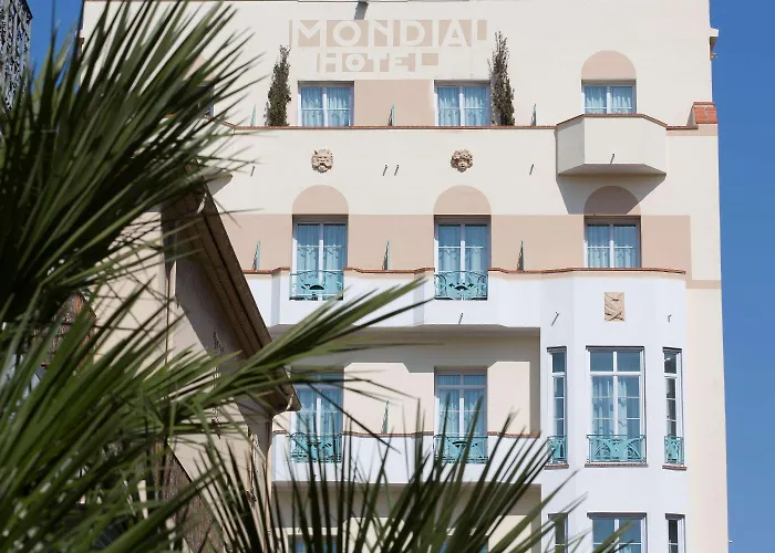 Bw Premier Collection Mondial Hotel 4*